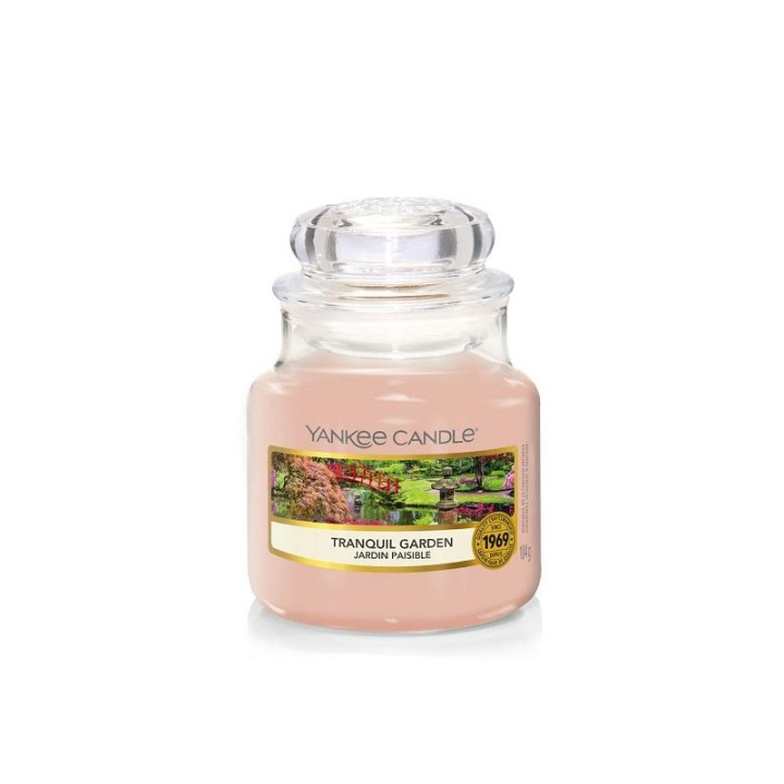 Yankee Candle Classic Small Jar Tranquil Garden 104g in the group BEAUTY & HEALTH / Fragrance & Perfume / Other fragrances / Scented candles at TP E-commerce Nordic AB (C11208)