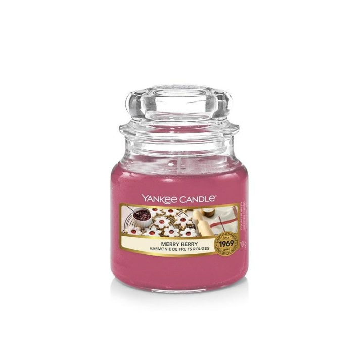 Yankee Candle Classic Small Jar Merry Berry 104g in the group BEAUTY & HEALTH / Fragrance & Perfume / Other fragrances / Scented candles at TP E-commerce Nordic AB (C11394)