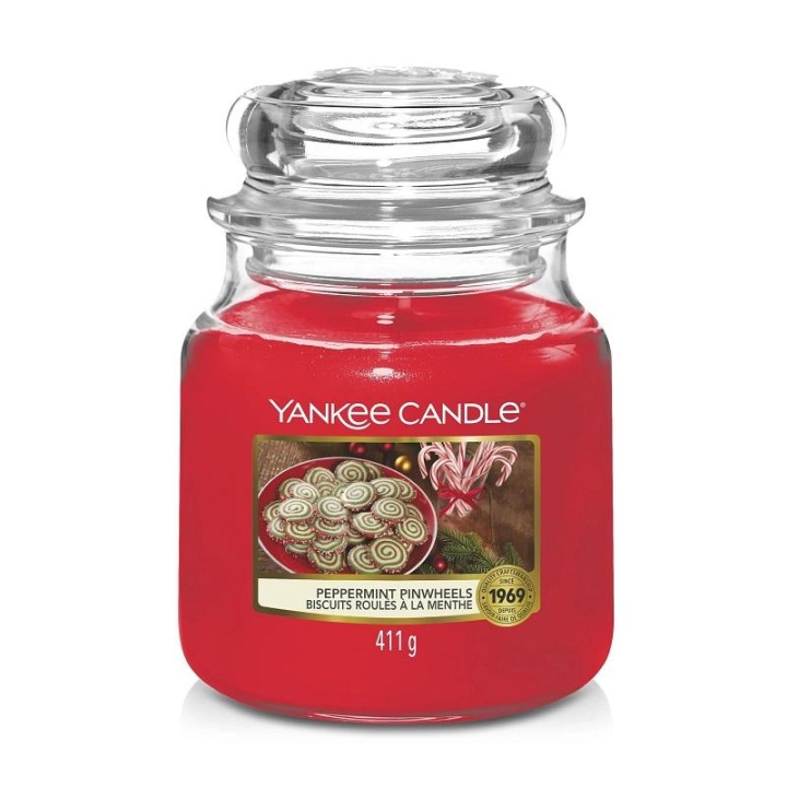 Yankee Candle Classic Medium Jar Peppermint Pinwheels 411g in the group BEAUTY & HEALTH / Fragrance & Perfume / Other fragrances / Scented candles at TP E-commerce Nordic AB (C14043)