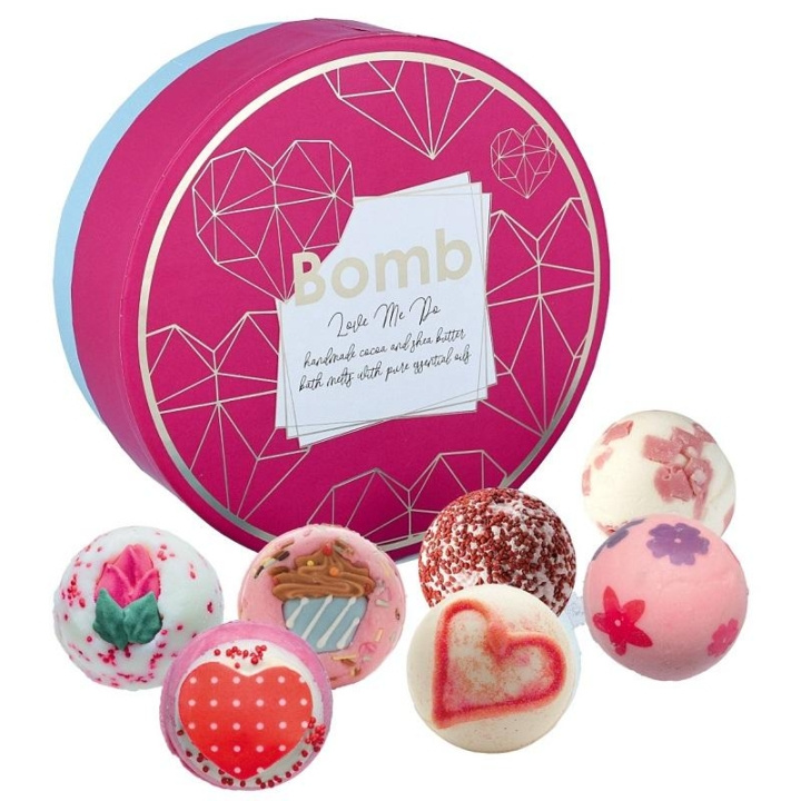 Bomb Cosmetics Love Me Do Gift Box in the group BEAUTY & HEALTH / Skin care / Body health / Bath & Shower gels at TP E-commerce Nordic AB (C14052)