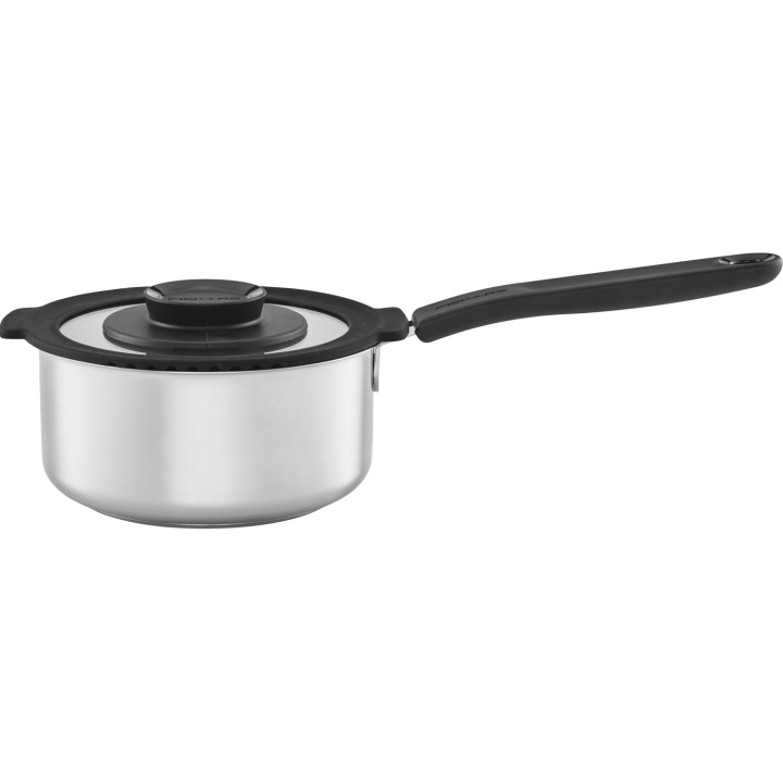 Fiskars FF kastrull 1,5 L med lock in the group HOME, HOUSEHOLD & GARDEN / Kitchen utensils / Pots & Pans at TP E-commerce Nordic AB (C18368)