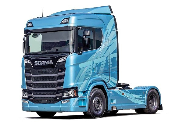 ITALERI 1:24 Scania S770 4x2 normal roof in the group Sport, leisure & Hobby / Hobby / Plastic models / Cars at TP E-commerce Nordic AB (C29818)