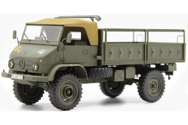 Revell Unimog 404 S 1:35 in the group Sport, leisure & Hobby / Hobby / Plastic models / Military vehicles (land) at TP E-commerce Nordic AB (C29900)