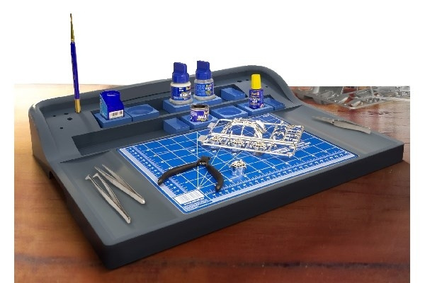 Revell Work Station in the group Sport, leisure & Hobby / Hobby / Plastic models / Tools at TP E-commerce Nordic AB (C30107)