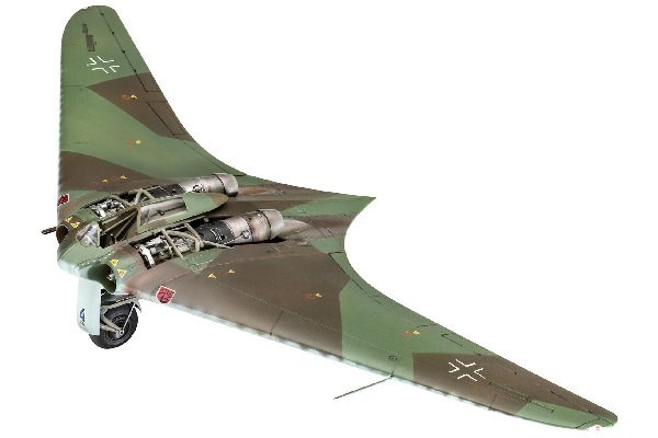 Revell Horten Go229 A 1:48 in the group Sport, leisure & Hobby / Hobby / Plastic models / Airplanes/Helicopters at TP E-commerce Nordic AB (C30566)