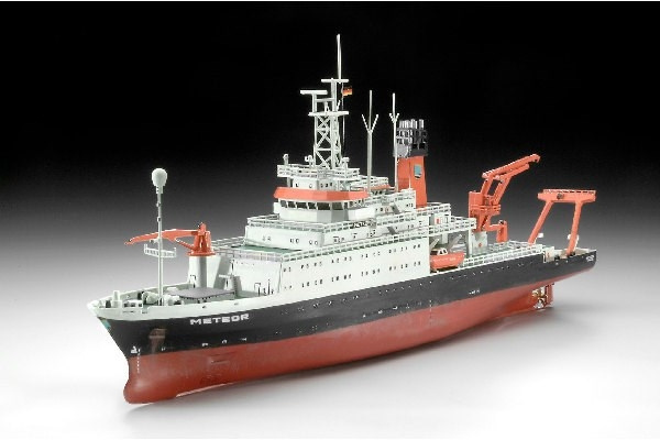 Revell German Research Vessel Meteor in the group Sport, leisure & Hobby / Hobby / Plastic models / Ships at TP E-commerce Nordic AB (C30573)