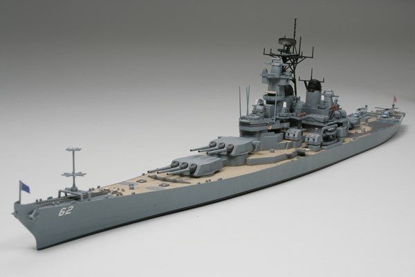 TAMIYA 1/700 U.S. Battleship New Jersey in the group Sport, leisure & Hobby / Hobby / Plastic models / Military vehicles (land) at TP E-commerce Nordic AB (C31534)