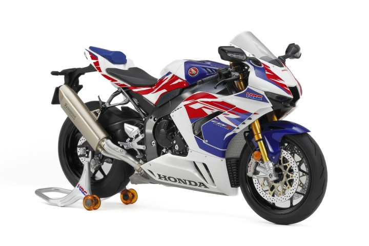 TAMIYA 1/12 Honda CBR1000RR-R FIREBLADE SP 30th in the group Sport, leisure & Hobby / Hobby / Plastic models / Motorcycles at TP E-commerce Nordic AB (C31745)