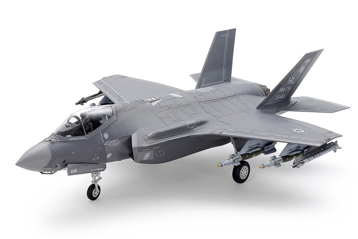 TAMIYA 1/72 Lockheed Martin® F-35®A Lightning ?® in the group Sport, leisure & Hobby / Hobby / Plastic models / Military vehicles (land) at TP E-commerce Nordic AB (C31753)