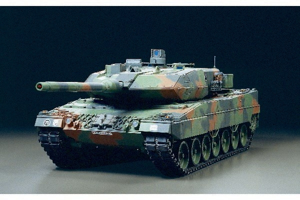 TAMIYA 1/16 R/C LEOPARD 2A6 w/Option Kit in the group TOYS, KIDS & BABY PRODUCTS / Radio controlled / Other RC at TP E-commerce Nordic AB (C31782)