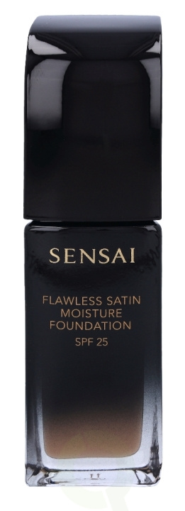 Sensai Flawless Satin Foundation SPF25 30 ml FS204.5 Warm Beige in the group BEAUTY & HEALTH / Makeup / Facial makeup / Foundation at TP E-commerce Nordic AB (C41544)