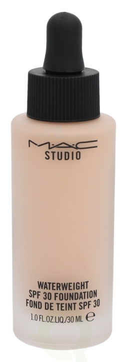 MAC Studio Waterweight Foundation SPF30 30 ml NW15 in the group BEAUTY & HEALTH / Makeup / Facial makeup / Foundation at TP E-commerce Nordic AB (C41702)