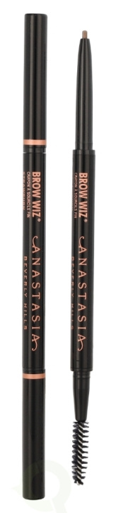 Anastasia Beverly Hills Brow Wiz 0.09 g Strawburn in the group BEAUTY & HEALTH / Makeup / Eyes & Eyebrows / Brow pencils at TP E-commerce Nordic AB (C49838)