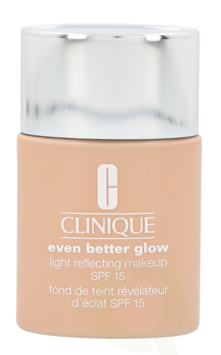 Clinique Even Better Glow Light Reflecting Makeup SPF15 30 ml CN28 Ivory in the group BEAUTY & HEALTH / Makeup / Facial makeup / Foundation at TP E-commerce Nordic AB (C50250)