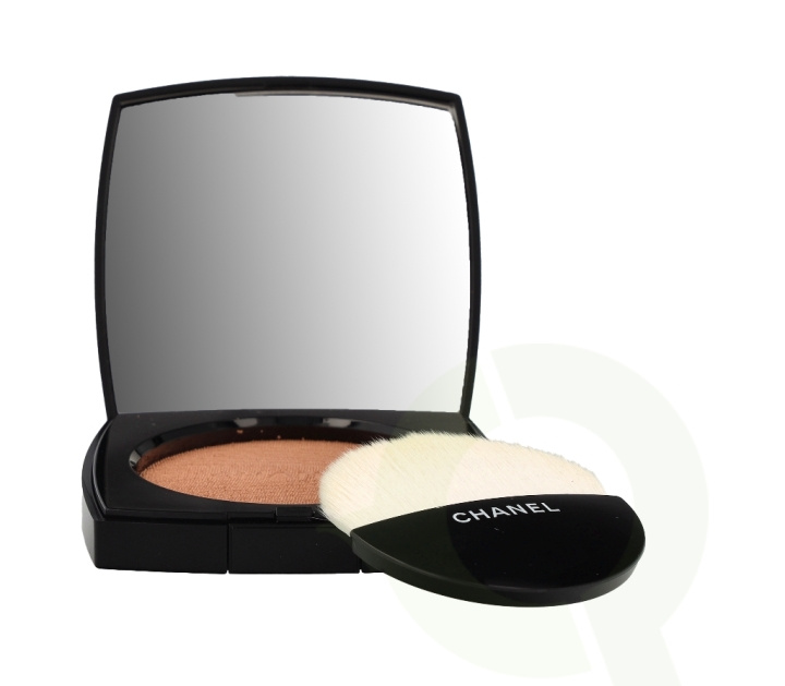 Chanel Poudre Lumiere Highlighting Powder 8.5 g #020 Gold in the group BEAUTY & HEALTH / Makeup / Facial makeup / Powders at TP E-commerce Nordic AB (C50617)