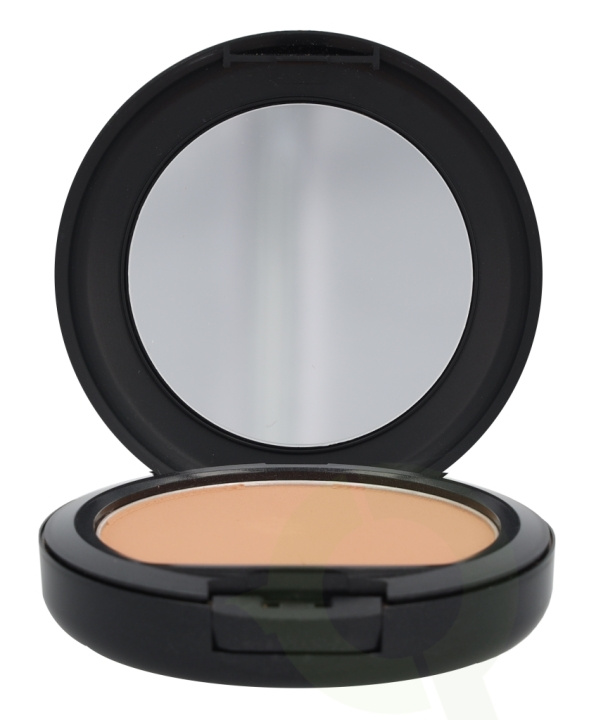 MAC Studio Fix Powder Plus Foundation 15 g NW30 in the group BEAUTY & HEALTH / Makeup / Facial makeup / Foundation at TP E-commerce Nordic AB (C53917)