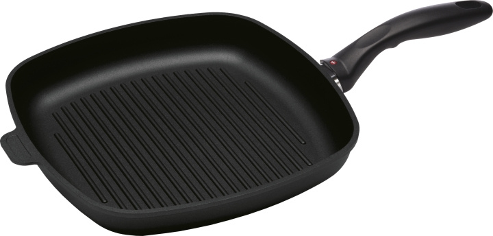 Swiss Diamond XD Classic Induction -stekpanna, 28 cm. in the group HOME, HOUSEHOLD & GARDEN / Kitchen utensils / Frying pans at TP E-commerce Nordic AB (C54540)