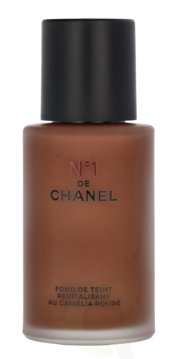 Chanel No 1 Revitalizing Foundation 30 ml BR152 in the group BEAUTY & HEALTH / Makeup / Facial makeup / Foundation at TP E-commerce Nordic AB (C55586)
