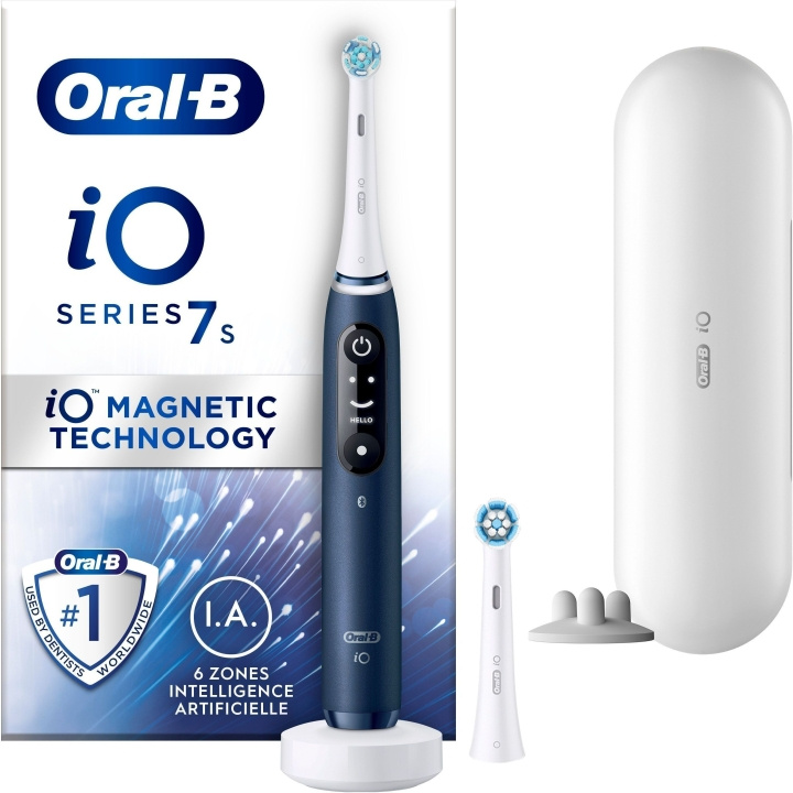 Oral B iO Series 7 - elektrisk tandborste, blå in the group BEAUTY & HEALTH / Oral care / Electric toothbrushes at TP E-commerce Nordic AB (C57801)