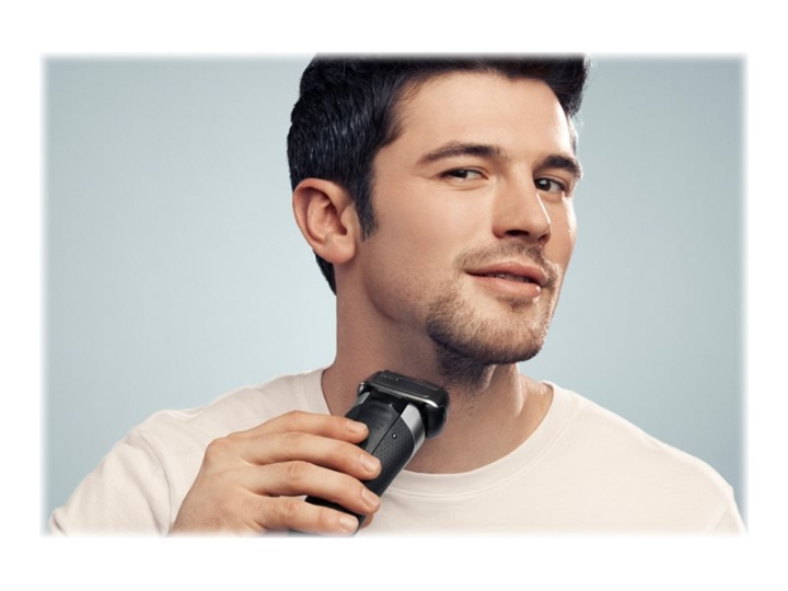 Braun Silver Shaver 8457cc in the group BEAUTY & HEALTH / Hair & Styling / Shaving & Trimming / Shavers at TP E-commerce Nordic AB (C61928)