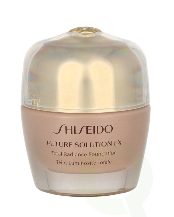 Shiseido Future Solution LX Total Radiance Foundation SPF15 30 ml in the group BEAUTY & HEALTH / Makeup / Facial makeup / Foundation at TP E-commerce Nordic AB (C63906)