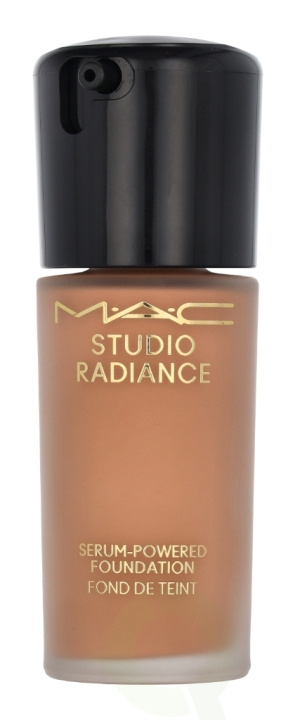 MAC Studio Radiance Serum-Powered Foundation 30 ml #NW25 in the group BEAUTY & HEALTH / Makeup / Facial makeup / Foundation at TP E-commerce Nordic AB (C63981)