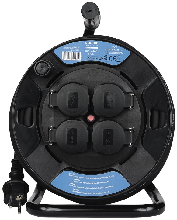 Nordic Quality Kabelvinda Safety plug, H07RN-F 3x2,5mm², 15m in the group HOME, HOUSEHOLD & GARDEN / Electricity & Lighting / Extension Cord Reels at TP E-commerce Nordic AB (C65756)