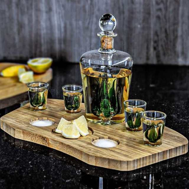 MikaMax TEQUILA DECANTER SET in the group HOME, HOUSEHOLD & GARDEN / Kitchen utensils / Wine & Drink accessories at TP E-commerce Nordic AB (C85541)