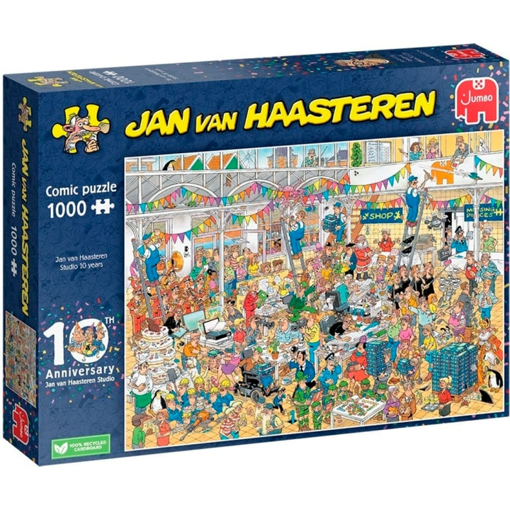 Jan van Haasteren JVH Studio (1000 pieces) (JUM00028) in the group Sport, leisure & Hobby / Hobby / Puzzle at TP E-commerce Nordic AB (C89999)