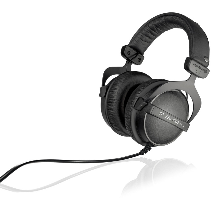 beyerdynamic DT 770 PRO 32 Ohm Headphones in the group HOME ELECTRONICS / Audio & Picture / Headphones & Accessories / Headphones at TP E-commerce Nordic AB (D08692)
