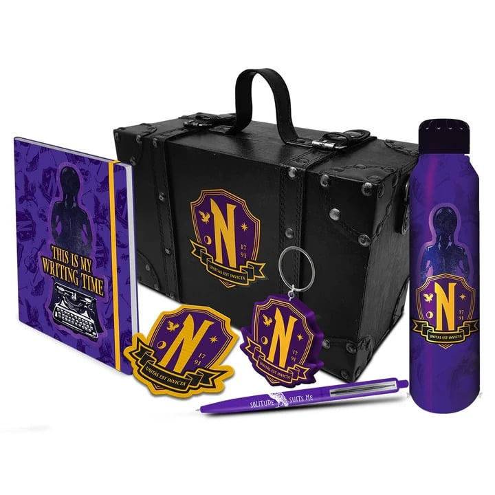 Pyramid International WEDNESDAY (RAVENS) PREMIUM TRUNK GIFT SET in the group Sport, leisure & Hobby / Fun stuff / Collector\'s items at TP E-commerce Nordic AB (D15478)