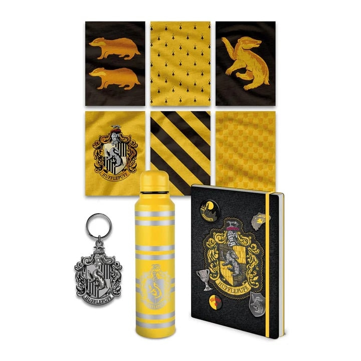 Pyramid International HARRY POTTER (COLOURFUL CREST HUFFLEPUFF) PREMIUM GIFT SET in the group Sport, leisure & Hobby / Fun stuff / Collector\'s items at TP E-commerce Nordic AB (D15481)