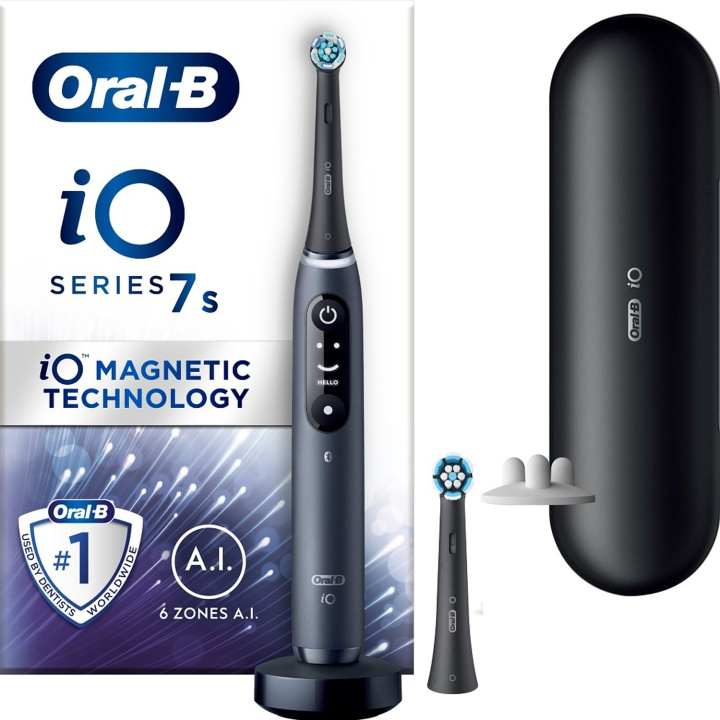 Oral B Eltandborste iO7 Black in the group BEAUTY & HEALTH / Oral care / Electric toothbrushes at TP E-commerce Nordic AB (D16540)