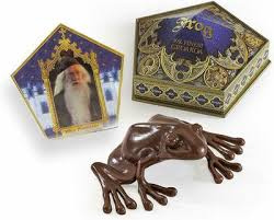 Noble Collection Chocolate Frog Prop Replica - Harry Potter in the group Sport, leisure & Hobby / Fun stuff / Collector\'s items at TP E-commerce Nordic AB (D20703)