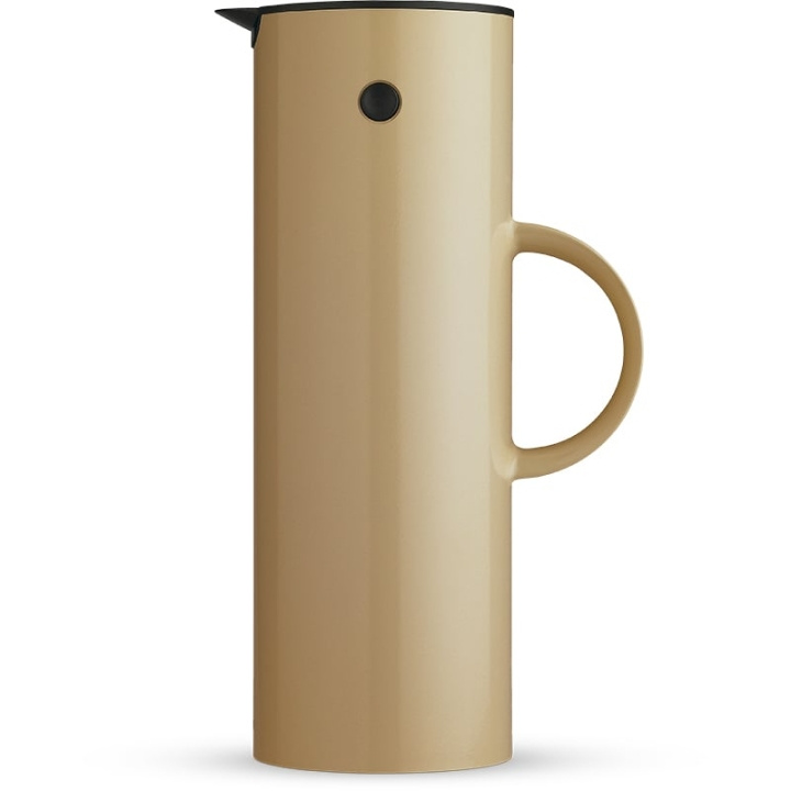 Stelton EM77 Vacuum Jug 1 L (Warm Sand) in the group Sport, leisure & Hobby / Outdoor recreation / Thermoses & Water Bottles at TP E-commerce Nordic AB (D22521)