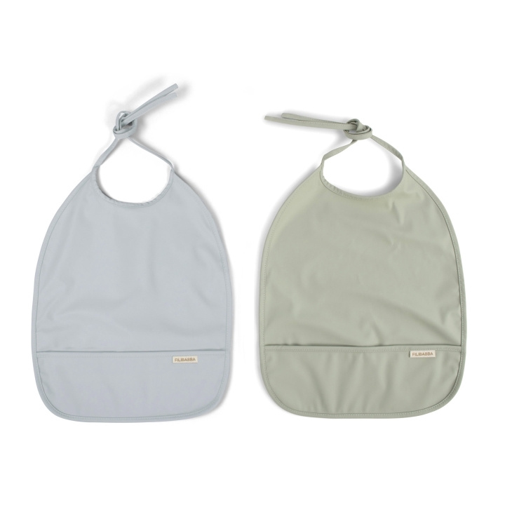 Filibabba Bib with ties 2-pack - Pearl Blue + Desert Sage - 6-36 m in the group TOYS, KIDS & BABY PRODUCTS / Eat & Drink / Bibs at TP E-commerce Nordic AB (D24268)
