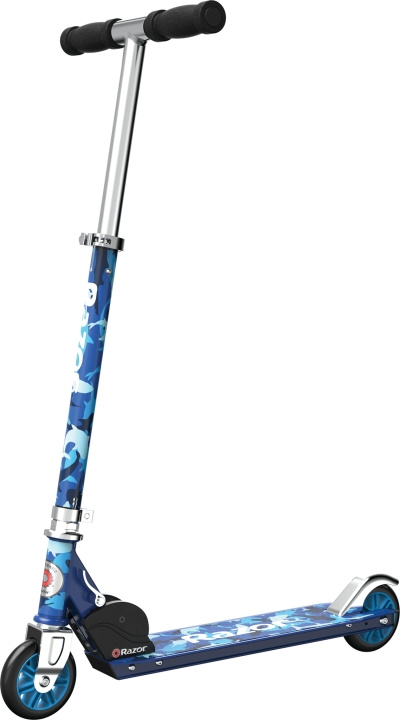 Razor A Shark Camo - Blue - (13010345) in the group TOYS, KIDS & BABY PRODUCTS / Outdoor toys / Bicycles & Scooters at TP E-commerce Nordic AB (D24527)