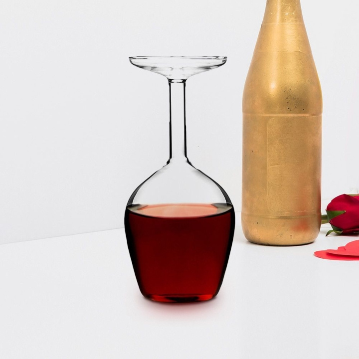 Upside Down Wineglass in the group HOME, HOUSEHOLD & GARDEN / Kitchen utensils / Wine & Drink accessories at TP E-commerce Nordic AB (D30156)
