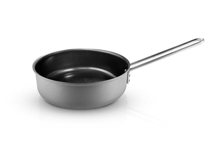 Eva Trio Grey Line Sauté Pan - Grey - 24 cm in the group HOME, HOUSEHOLD & GARDEN / Kitchen utensils / Pots & Pans at TP E-commerce Nordic AB (D31072)