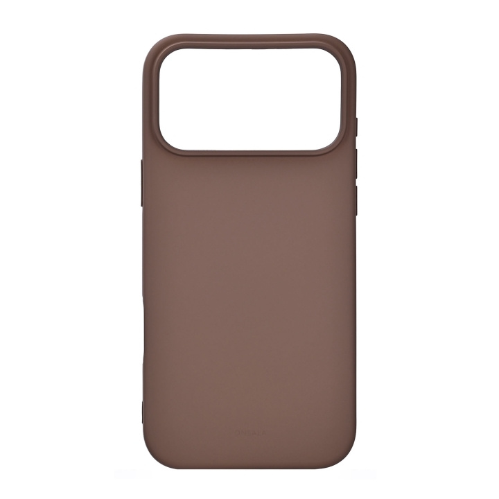 Onsala Phone Case with Silicone Feel Chocolate - iPhone 17 Pro Max in the group SMARTPHONE & TABLETS / Phone cases / Apple / iPhone 17 at TP E-commerce Nordic AB (D31799)