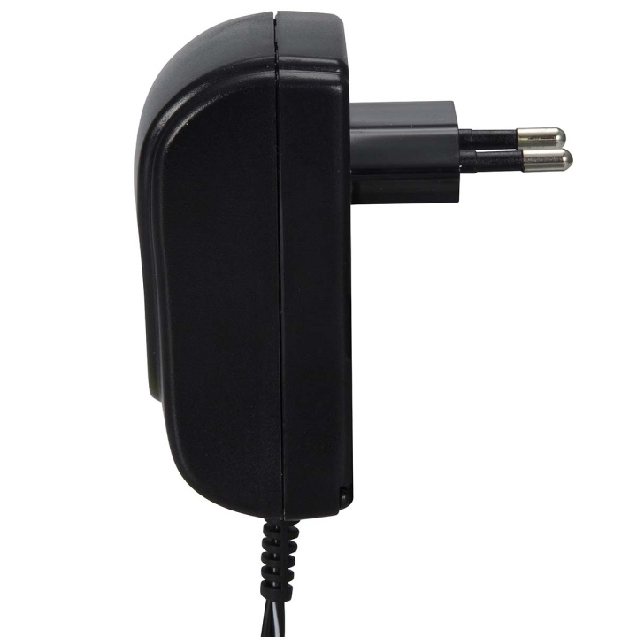Alecto Universal eco power adaptor 1500 mA black in the group COMPUTERS & PERIPHERALS / Laptops & accessories / Computer chargers / Chargers for laptops / Universal at TP E-commerce Nordic AB (D32223)