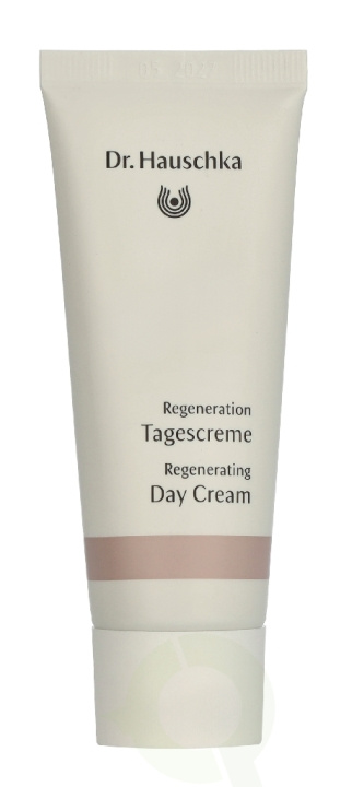 Dr. Hauschka Regeneration Day Cream 40 ml in the group BEAUTY & HEALTH / Skin care / Face / Day cream at TP E-commerce Nordic AB (D33159)
