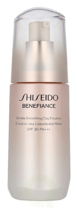 Shiseido Benefiance Wrinkle Smoothing Day Emulsion SPF20 75 ml in the group BEAUTY & HEALTH / Skin care / Tanning / Sunscreen at TP E-commerce Nordic AB (D42934)