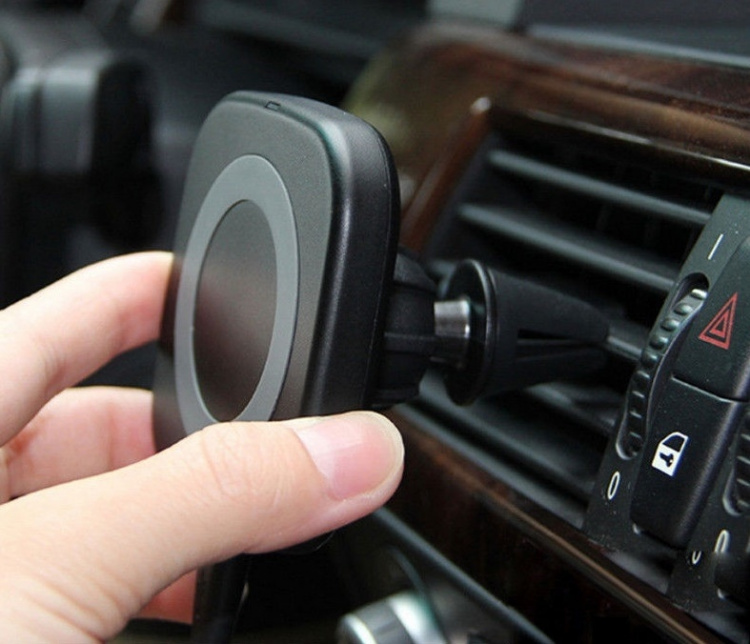 Car Holder for Fan Grille with Qi Wireless Charging