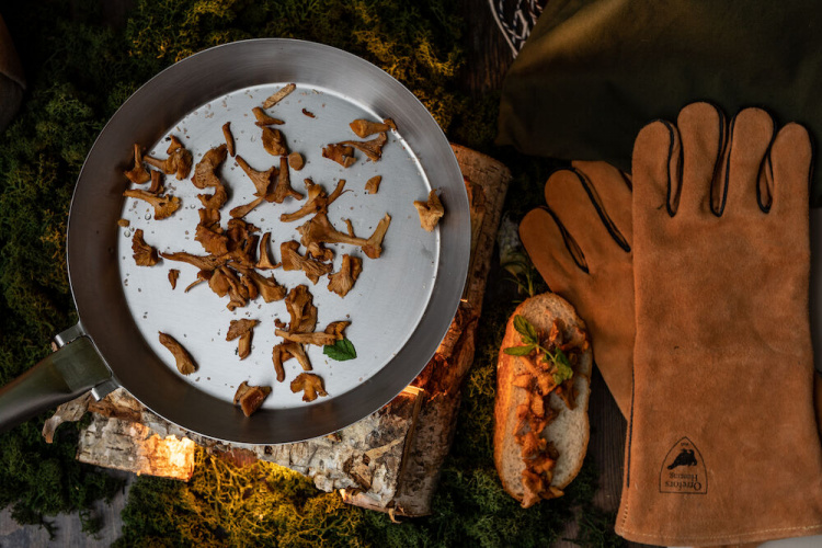 Orrefors Hunting, hopvikbar stekpanna, rostfritt stål Orrefors Hunting, hopvikbar stekpanna, rostfritt stål