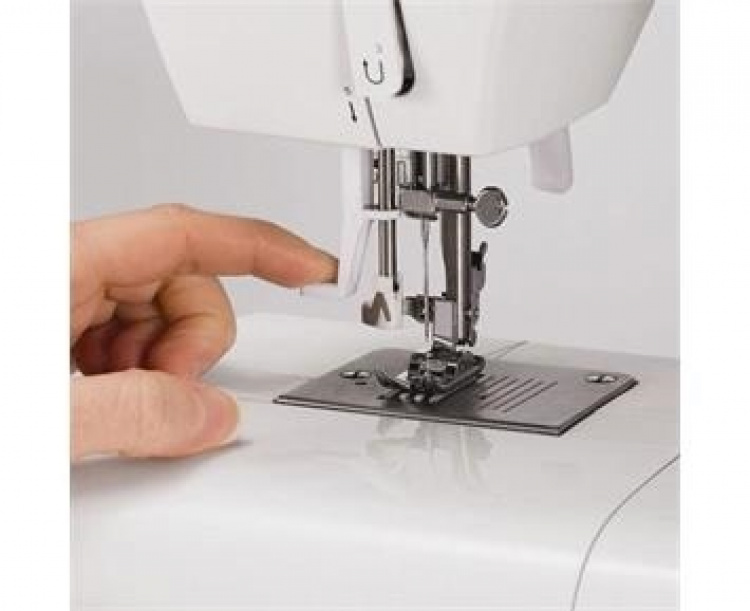 Singer Sewing Machine Tradition (2273) Singer Sewing Machine Tradition (2273)