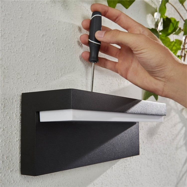 Philips Hue Nyro Vägglampa 24V White/C