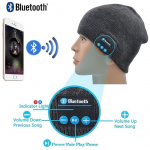 Knitted beanie with built-in Bluetooth headphones, Cerise Knitted beanie with built-in Bluetooth headphones, Cerise