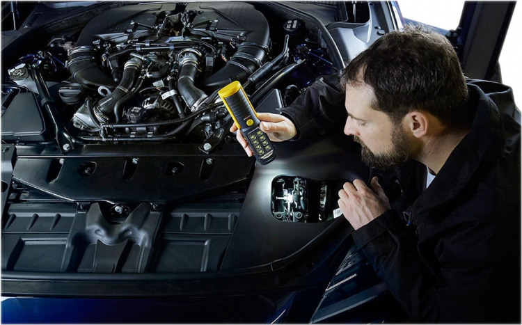 brennenstuhl Portable inspection LED light with 8 + 1 bright SMD LEDs (battery operated, burn time max. 10 hours, rotatable hook, magnet)