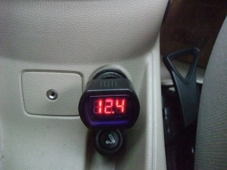 Voltage meter for cigarette socket 12-24V
